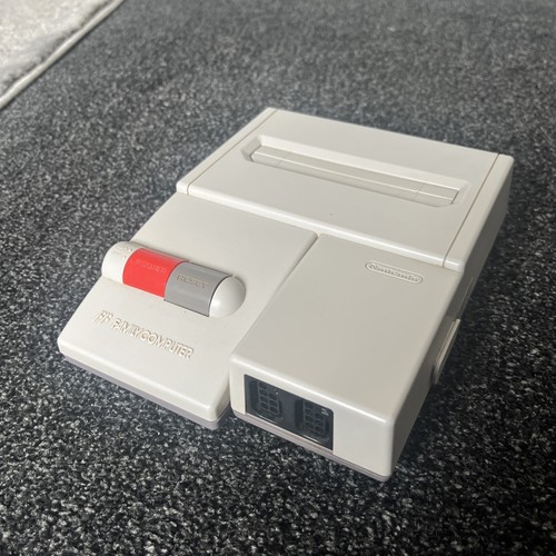 Nintendo famicom console - nintendo,