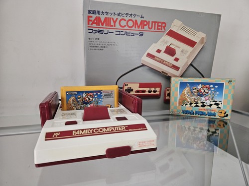 Nintendo famicom console - nintendo,