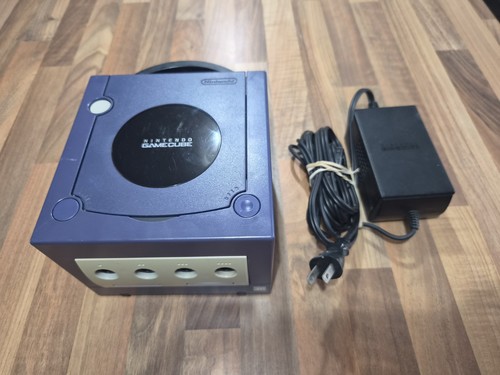 Nintendo gamecube console - nintendo,